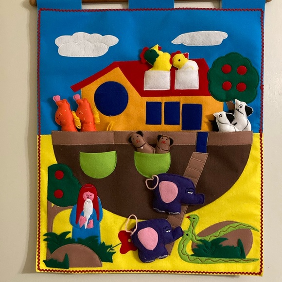 Vintage (1989) Noah’s Ark Wall Hanging & Book - Picture 2 of 16